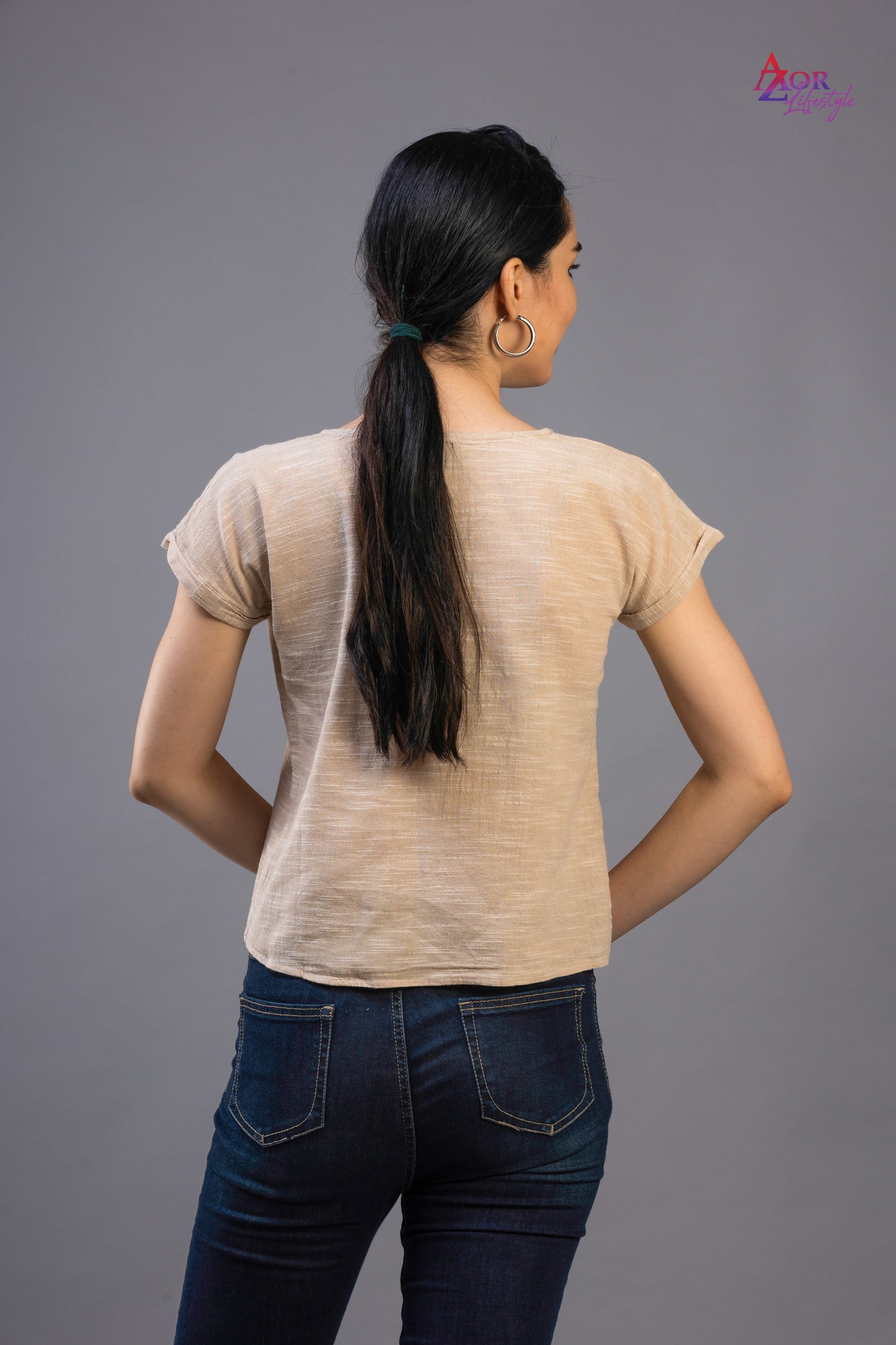 Women off white/ivory top