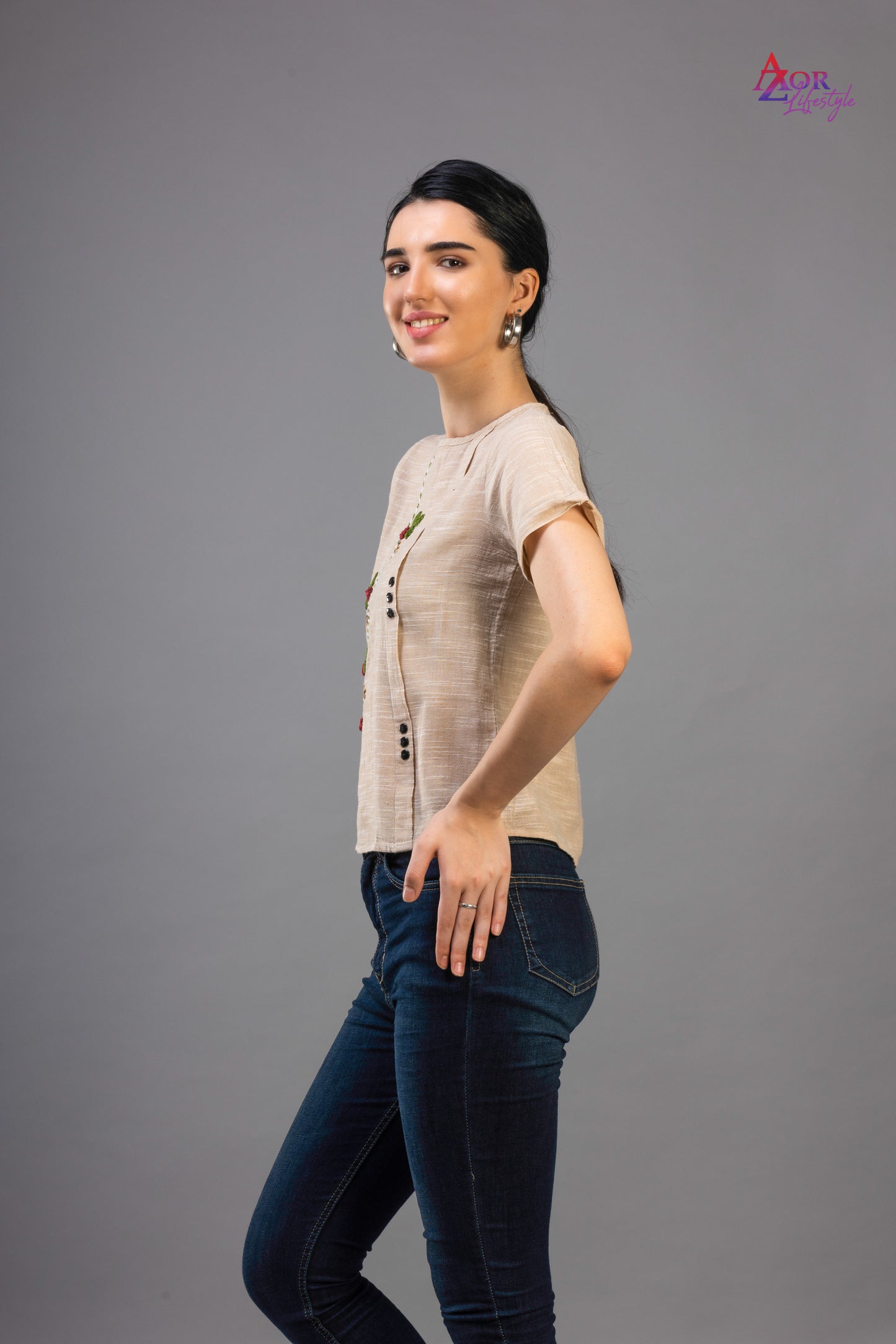 Women off white/ivory top