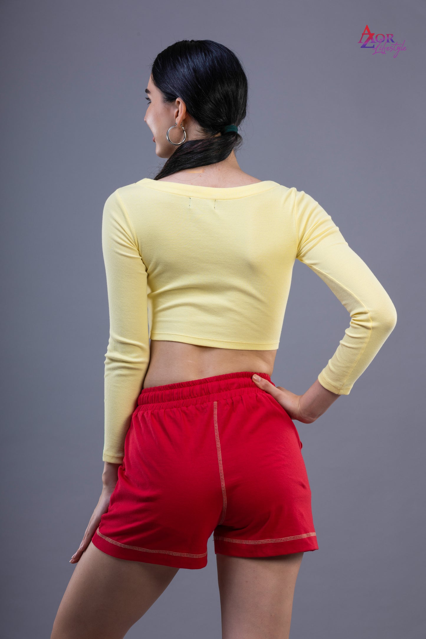 Women red cotton mid-rise regular shorts