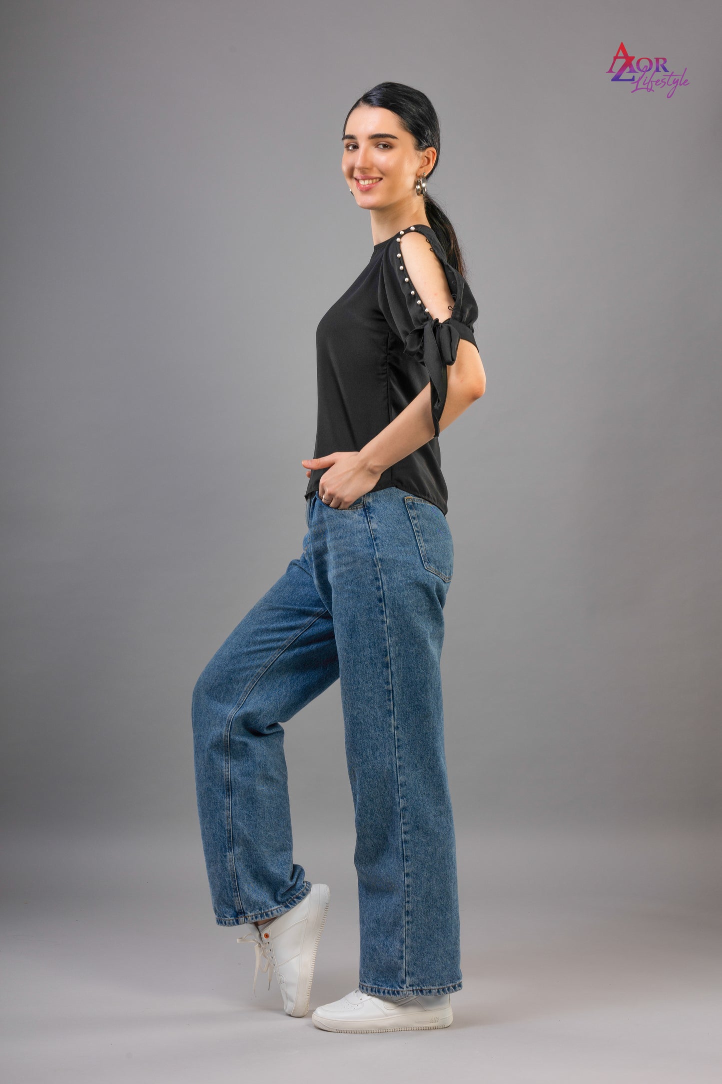 Women black round neck top