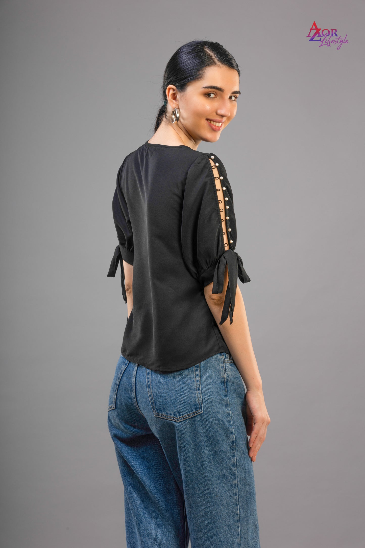 Women black round neck top
