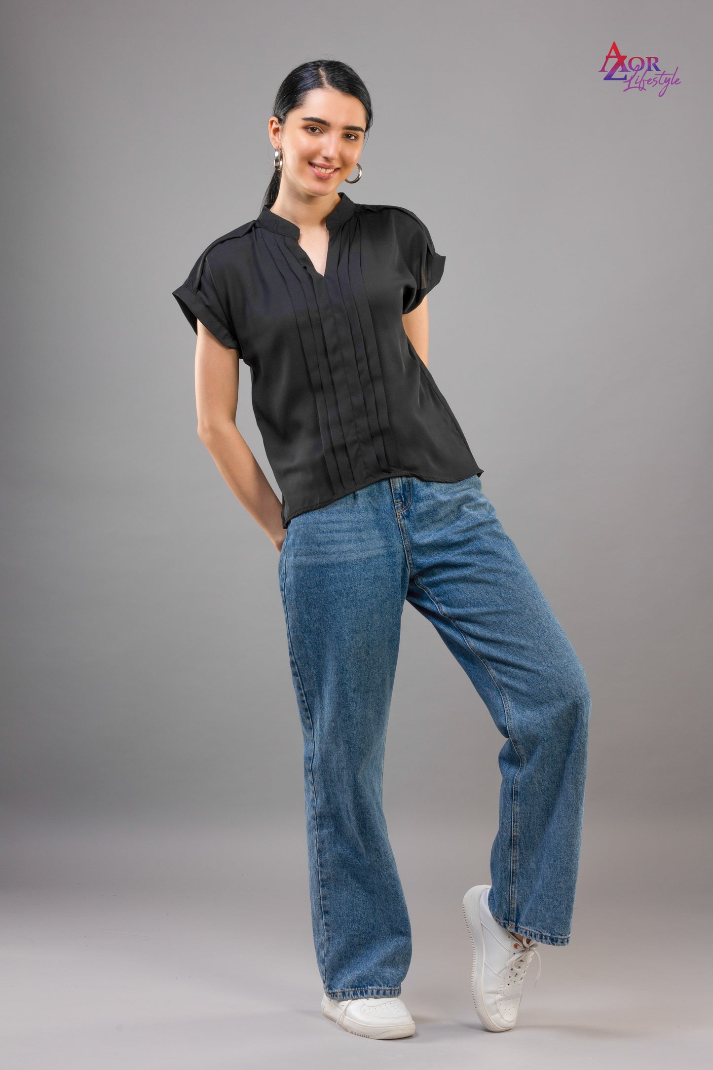 Women black V-neck top