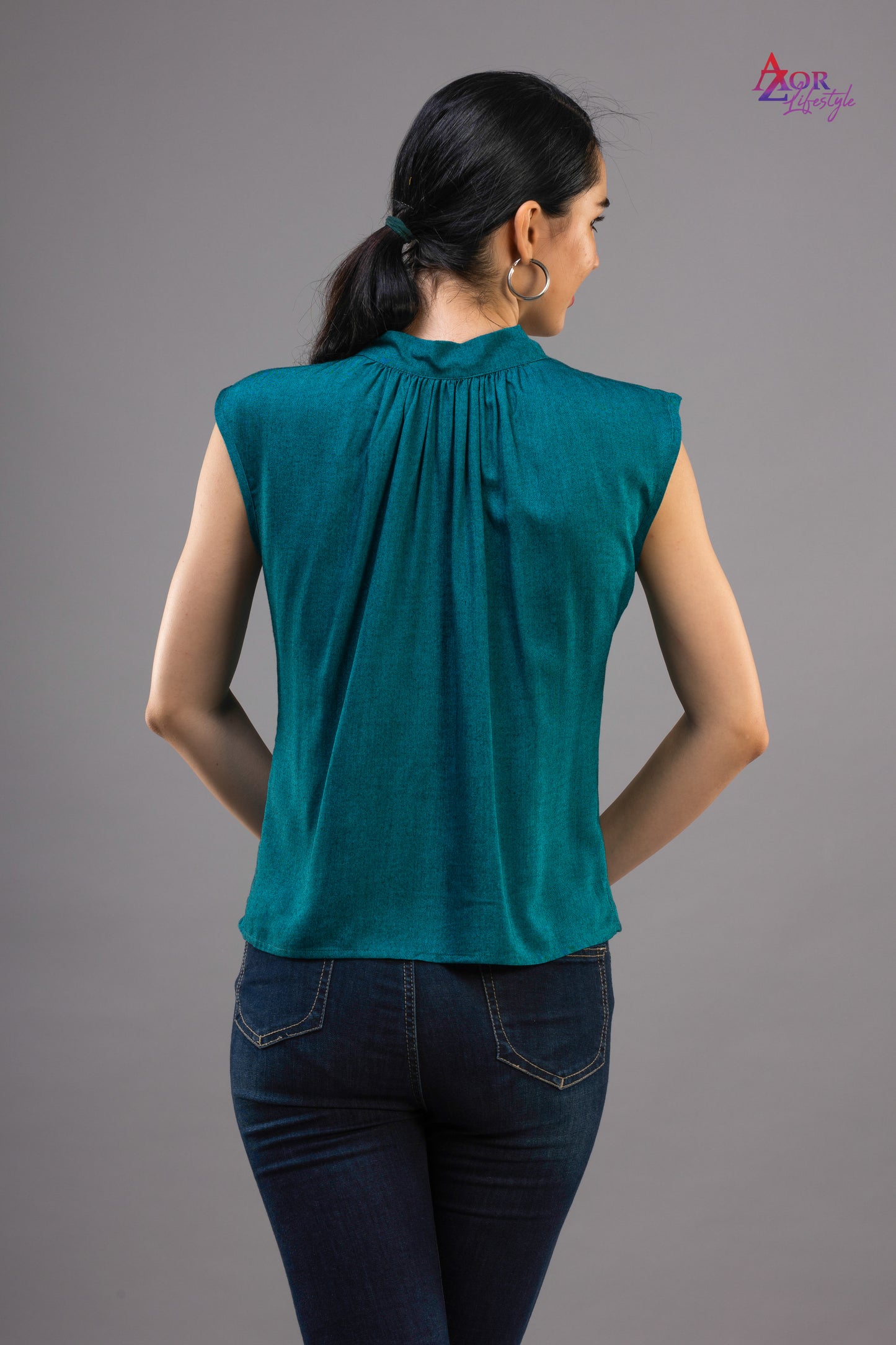 Women turquoise blue top