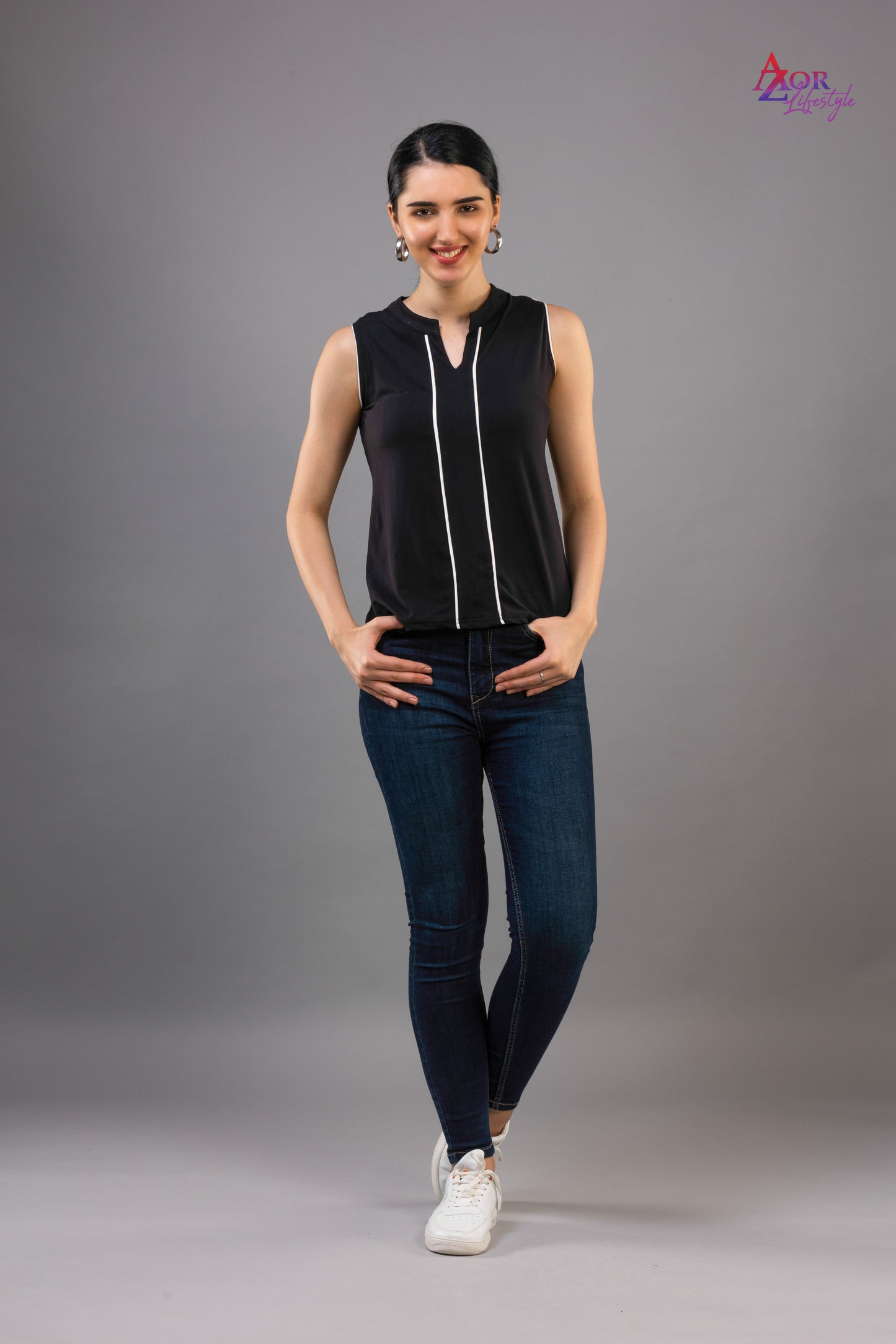 Women black sleeveless top