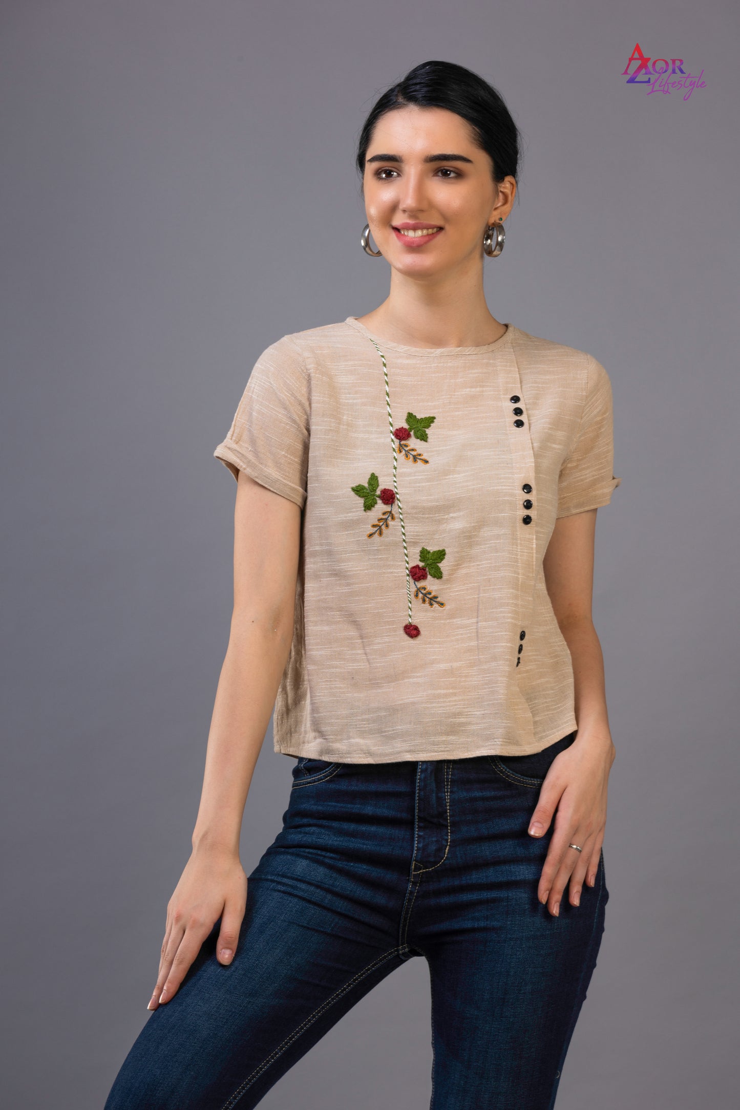 Women off white/ivory top